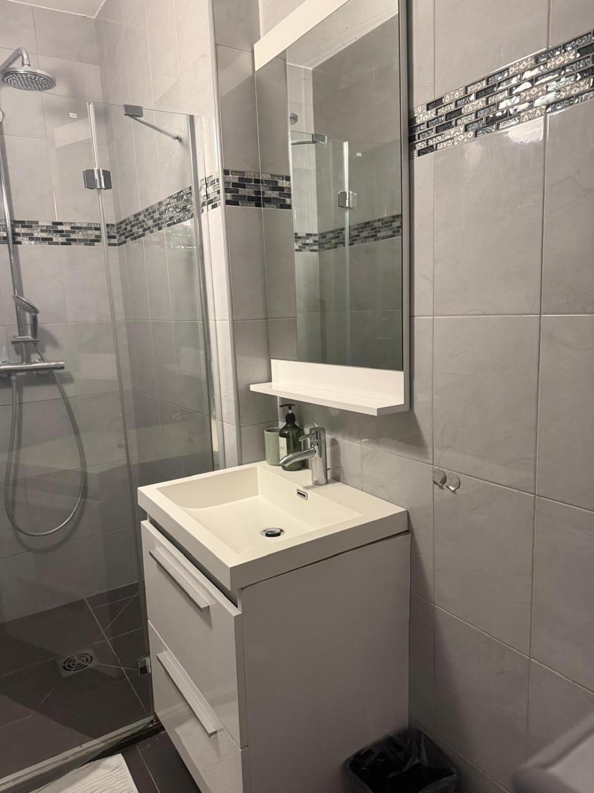 Detente Bas De Villa Jacuzzi, Piscine A 15 Min De Nice 卡洛斯 外观 照片
